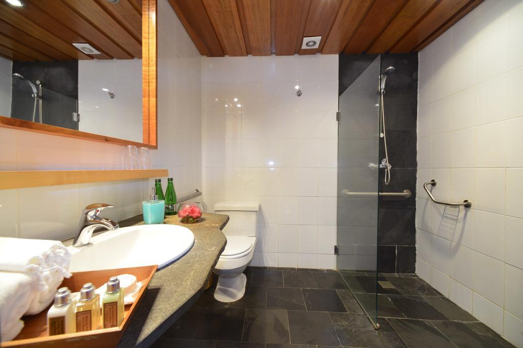 Double Room,402173604:JPEG