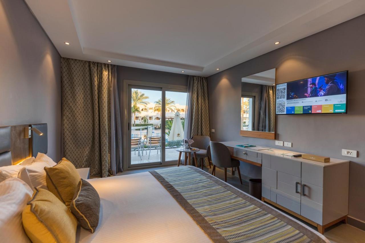 Oferta especial - Suite Familiar con vistas a la piscina - Egipcios y residentes