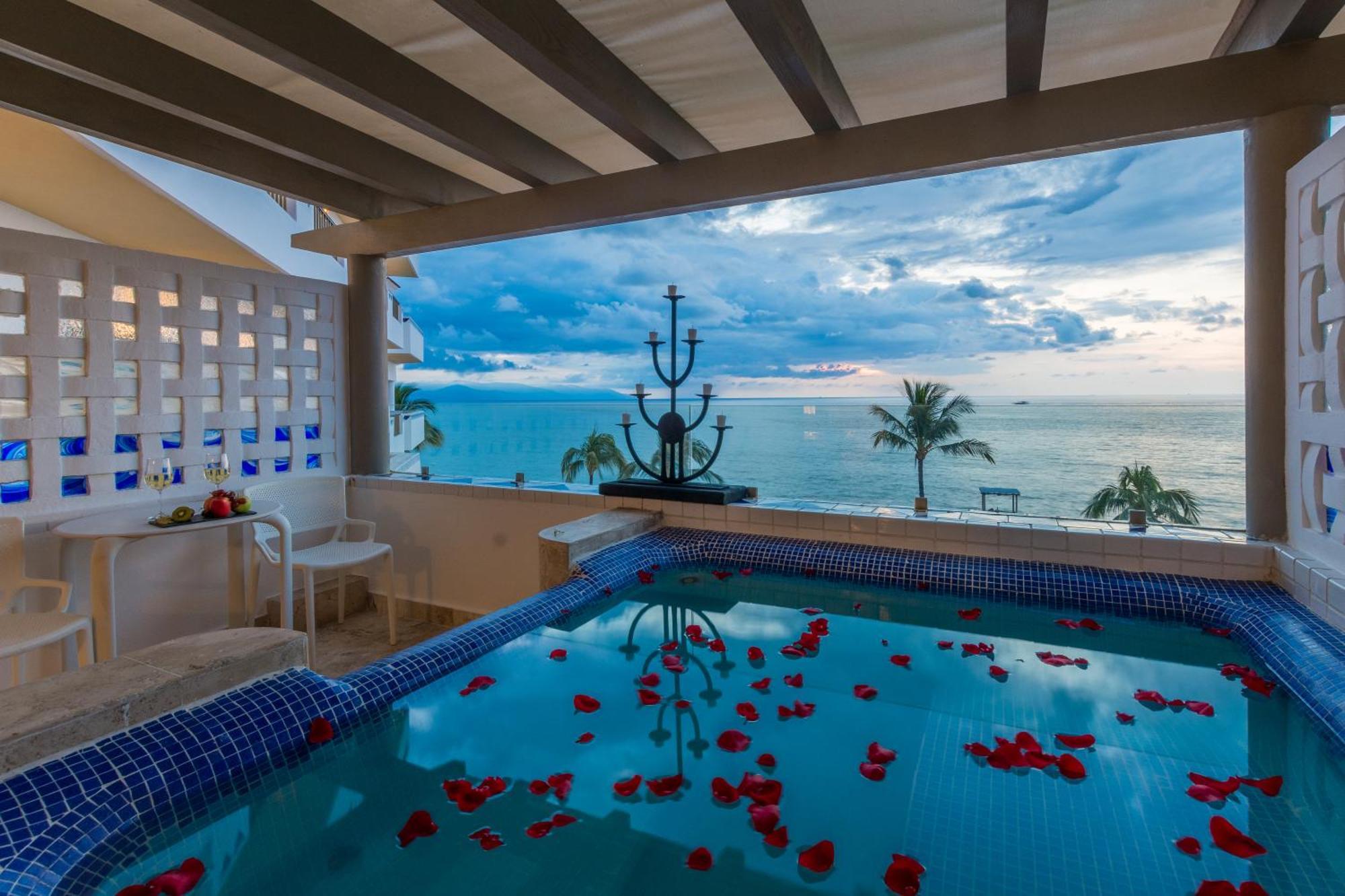 Honeymoon Suite