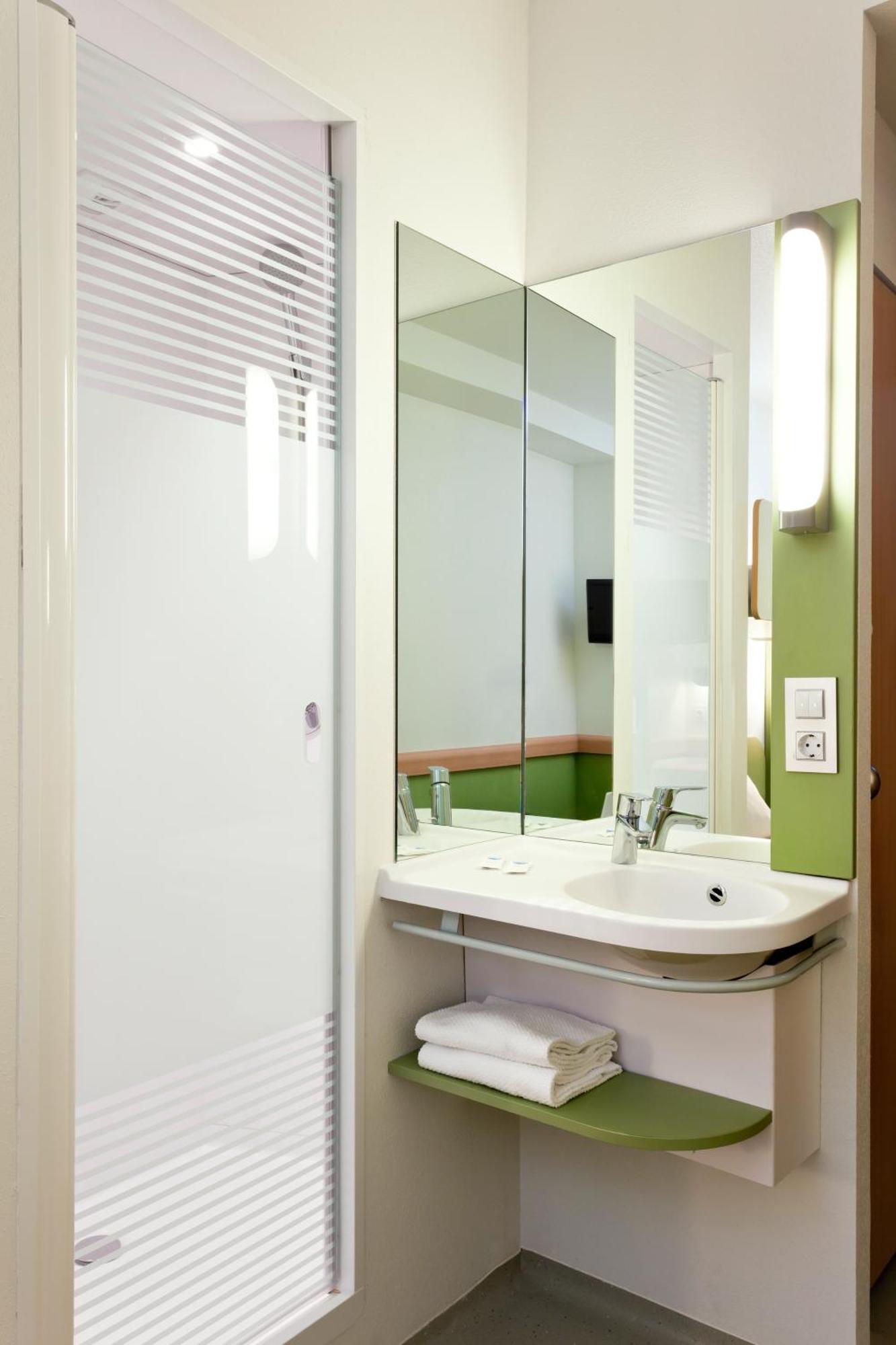 Double Room Single Bed