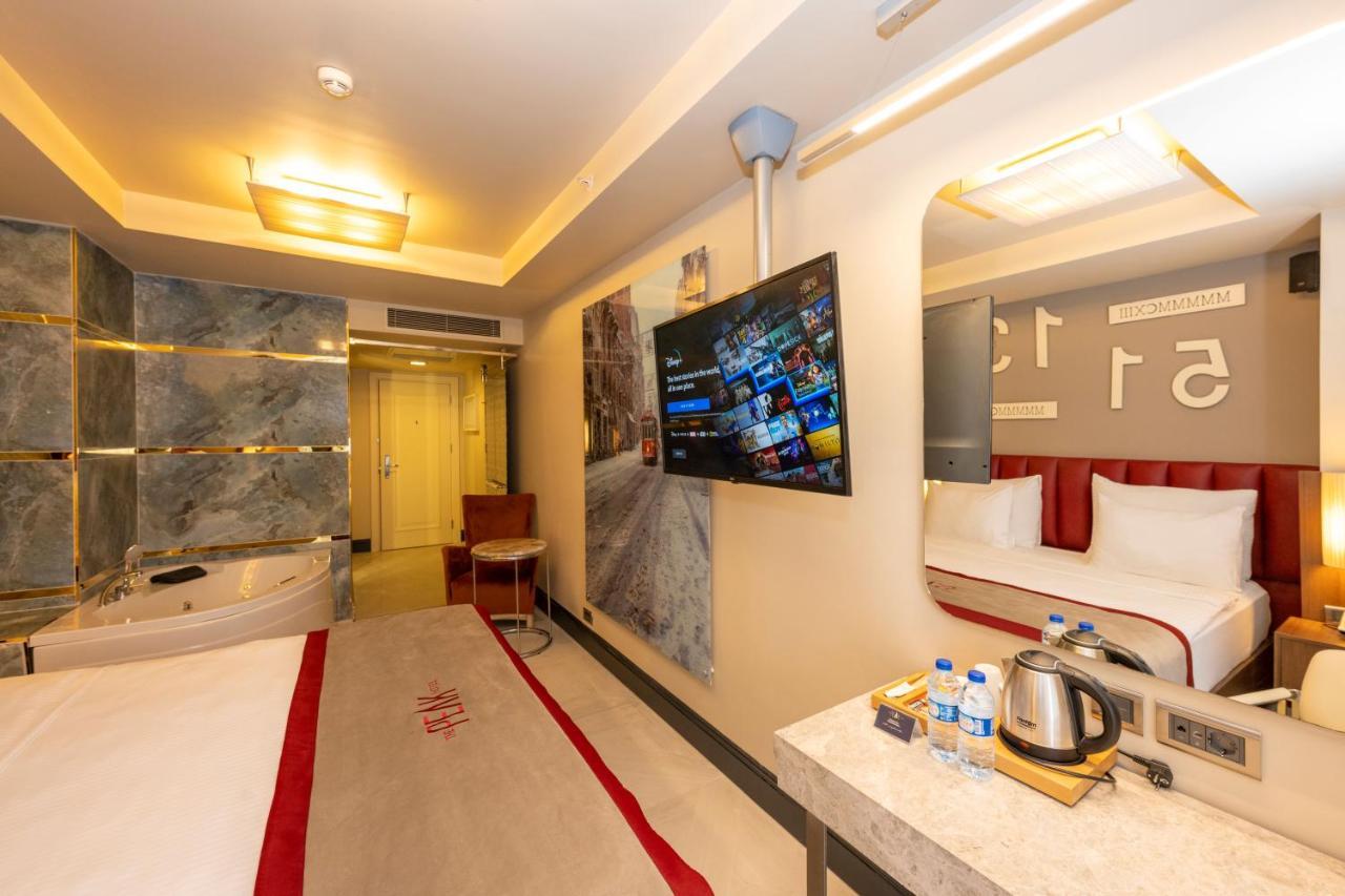 Deluxe Room Jetted Tub Balcony