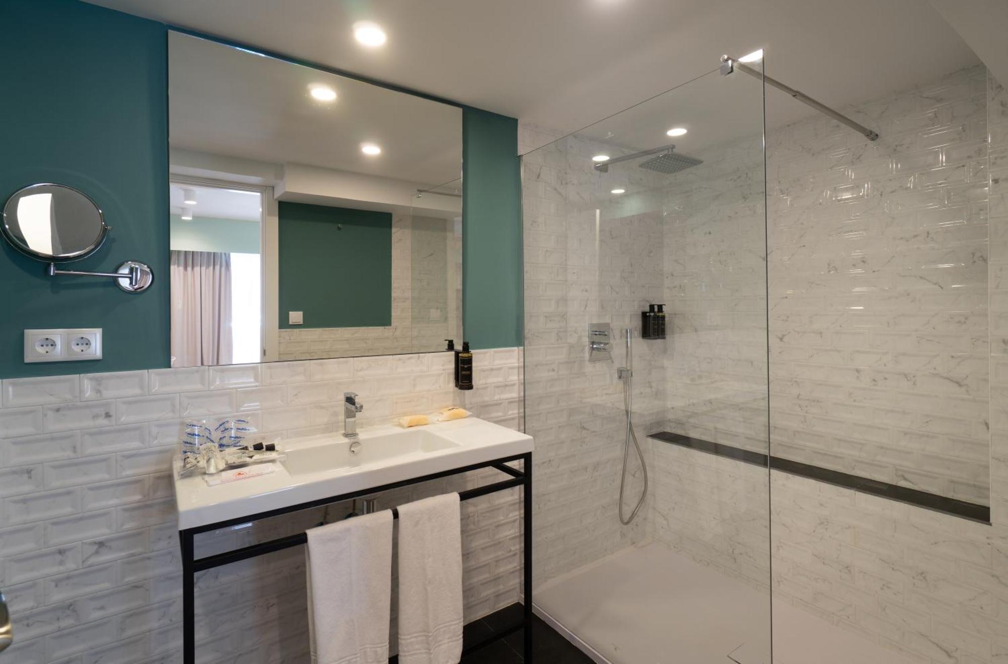 Junior Suite Avenue View