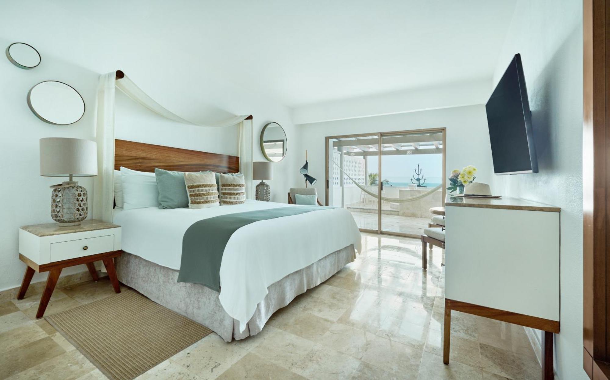 Honeymoon Suite