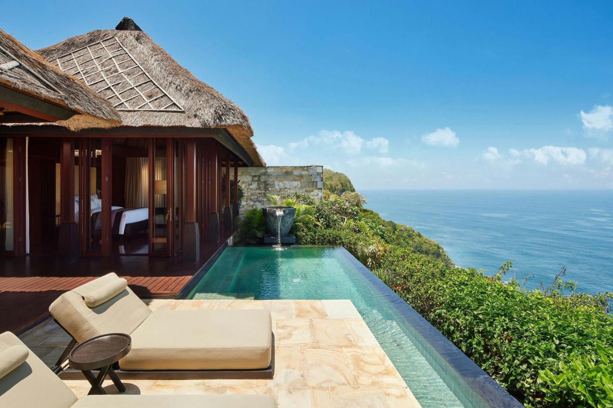 One-Bedroom Ocean Cliff