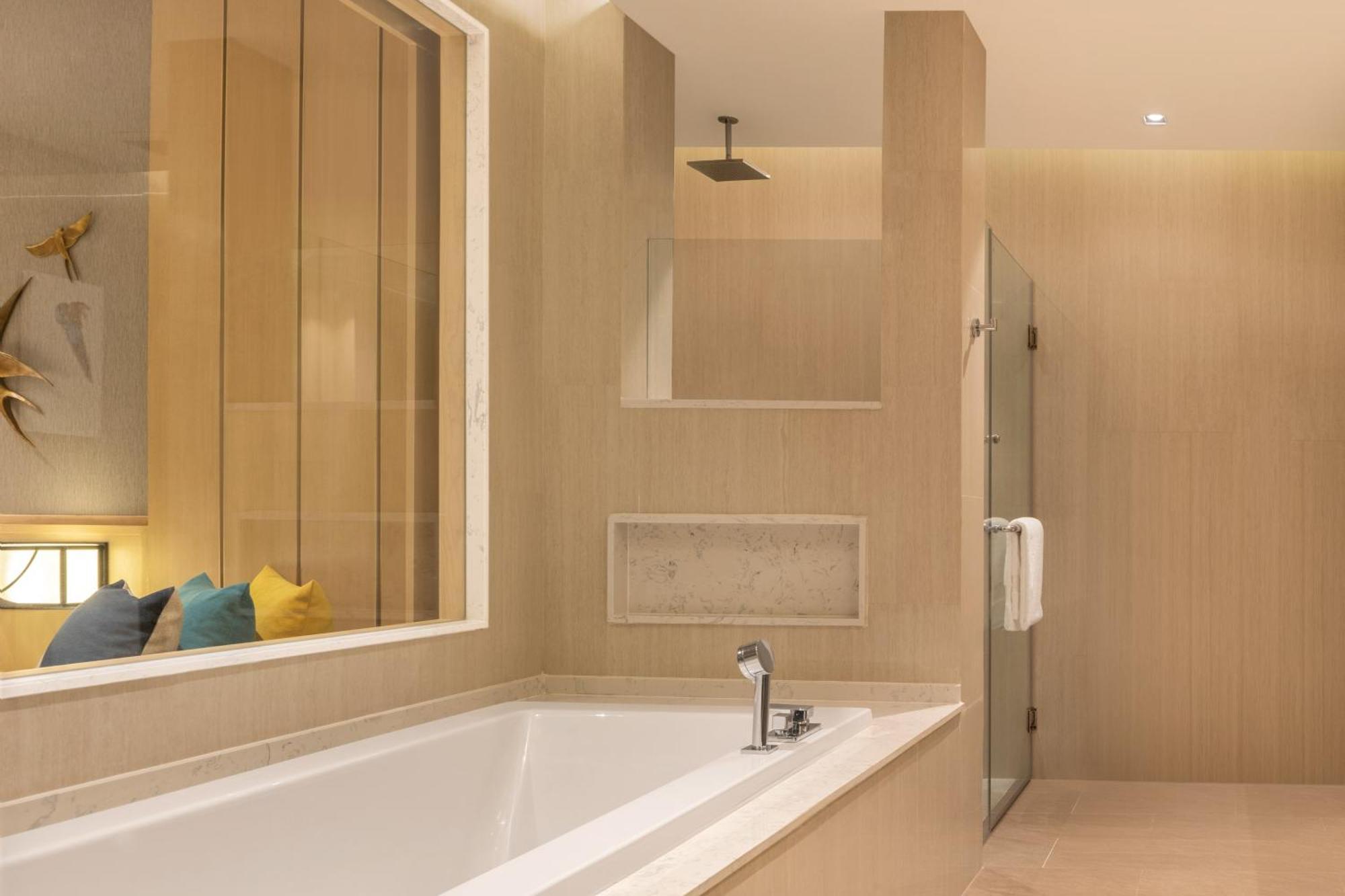 Habitación Doble Grande con vistas a la piscina - 1 cama extragrande