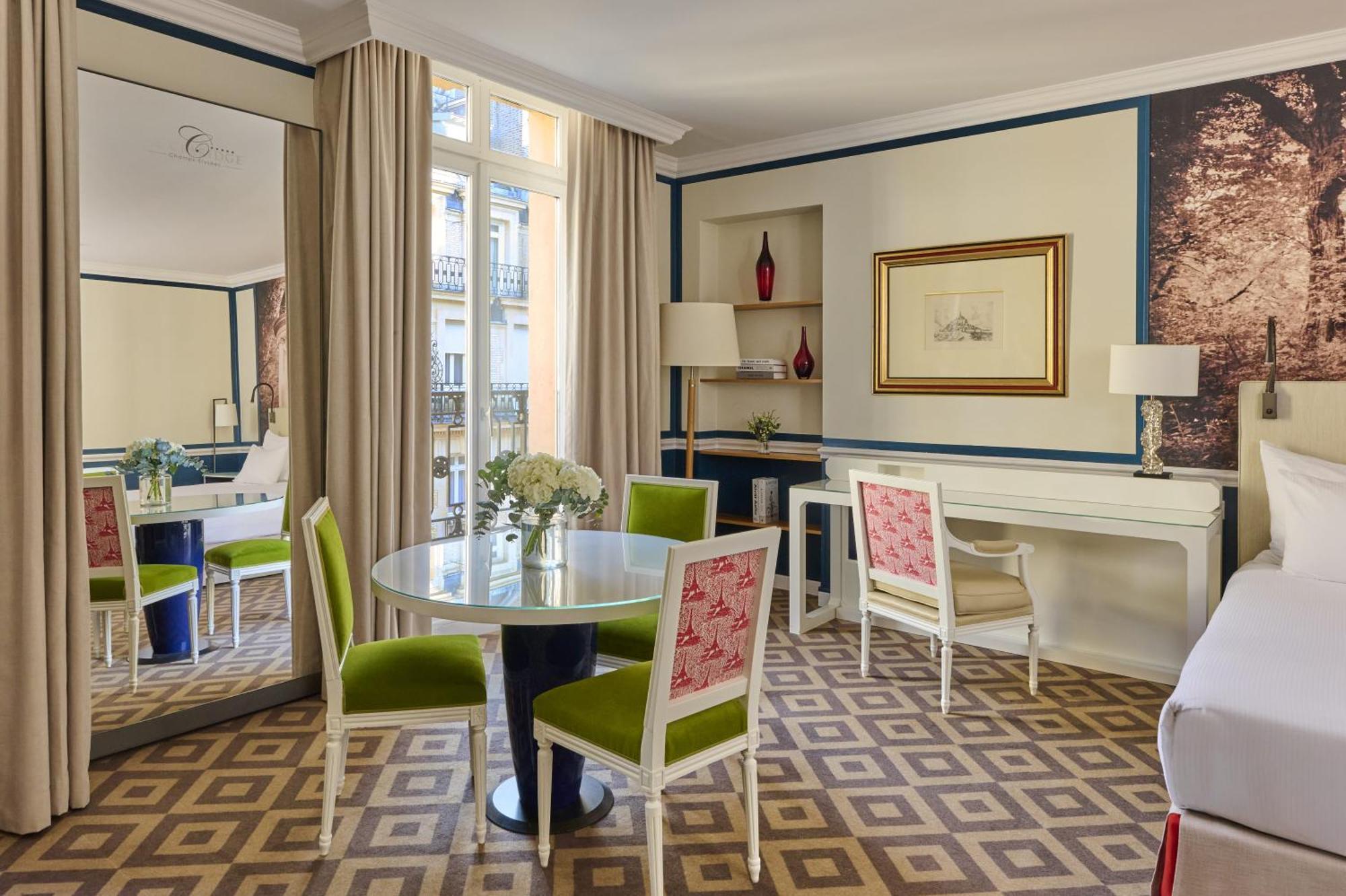 Suite Deluxe con vistas al patio