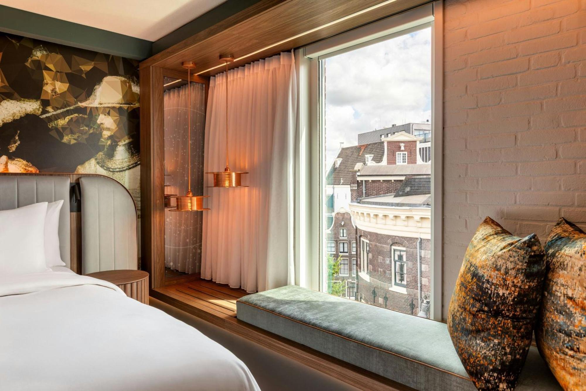 Habitación Doble Deluxe con cama extragrande y vistas a la ciudad