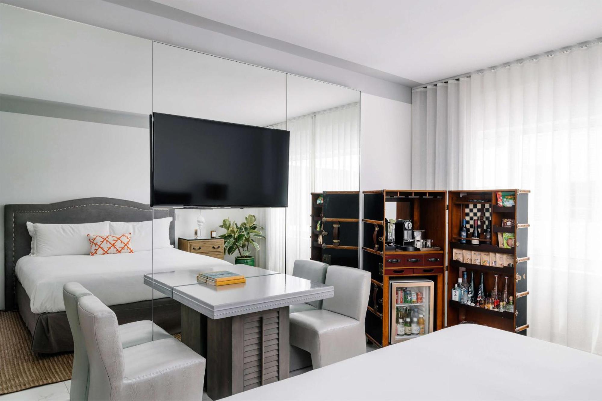 King Room,1706880840:JPEG