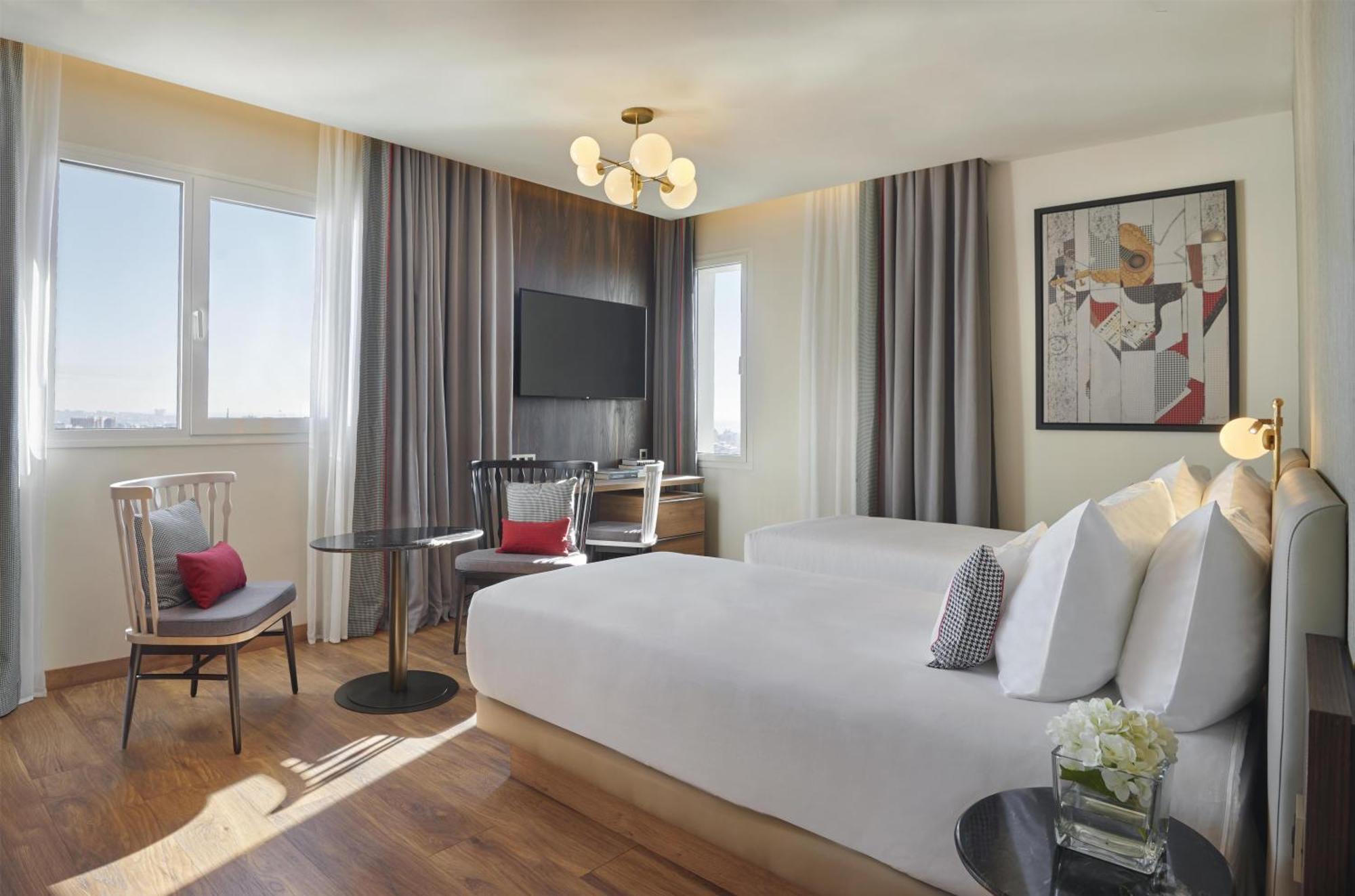 Twin Room,1723011996:JPEG