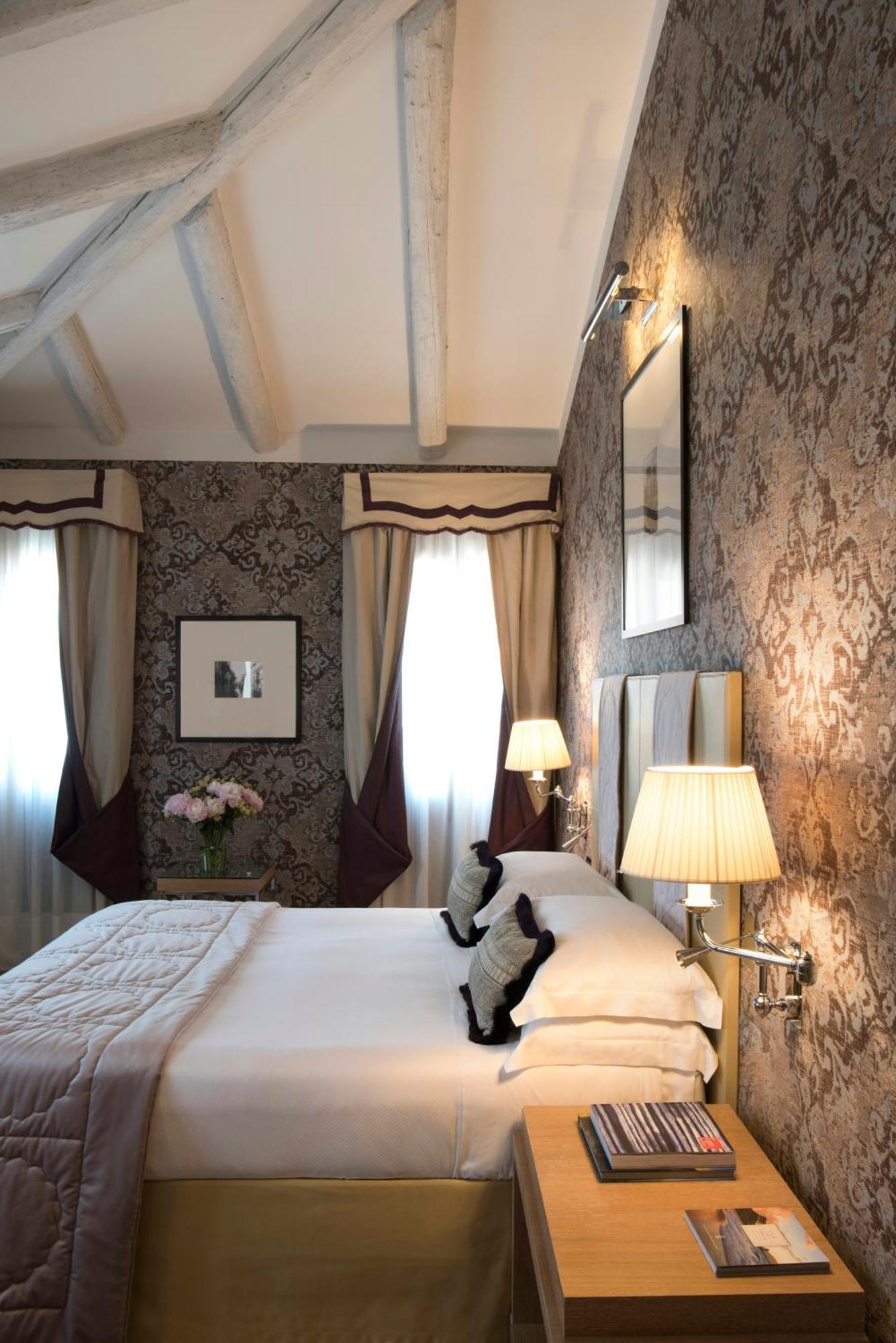 Deluxe Double Room Canal View
