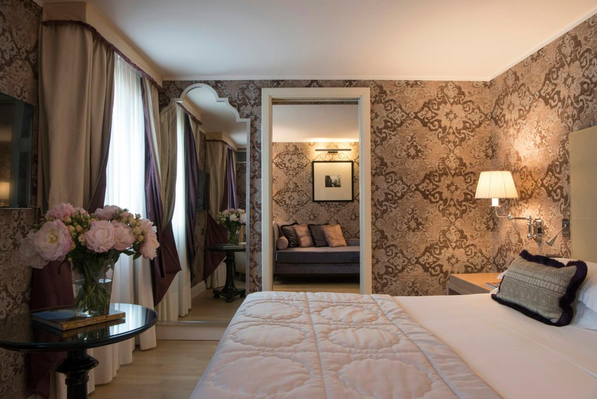 Deluxe Double Room Canal View
