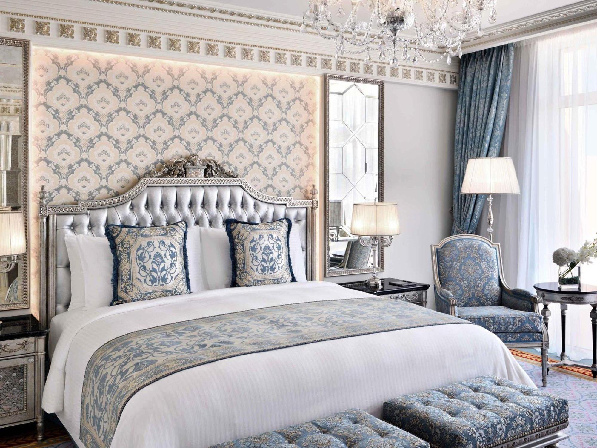 Suite Signature con balcón, vistas a Palm Jumeirah y acceso al salón