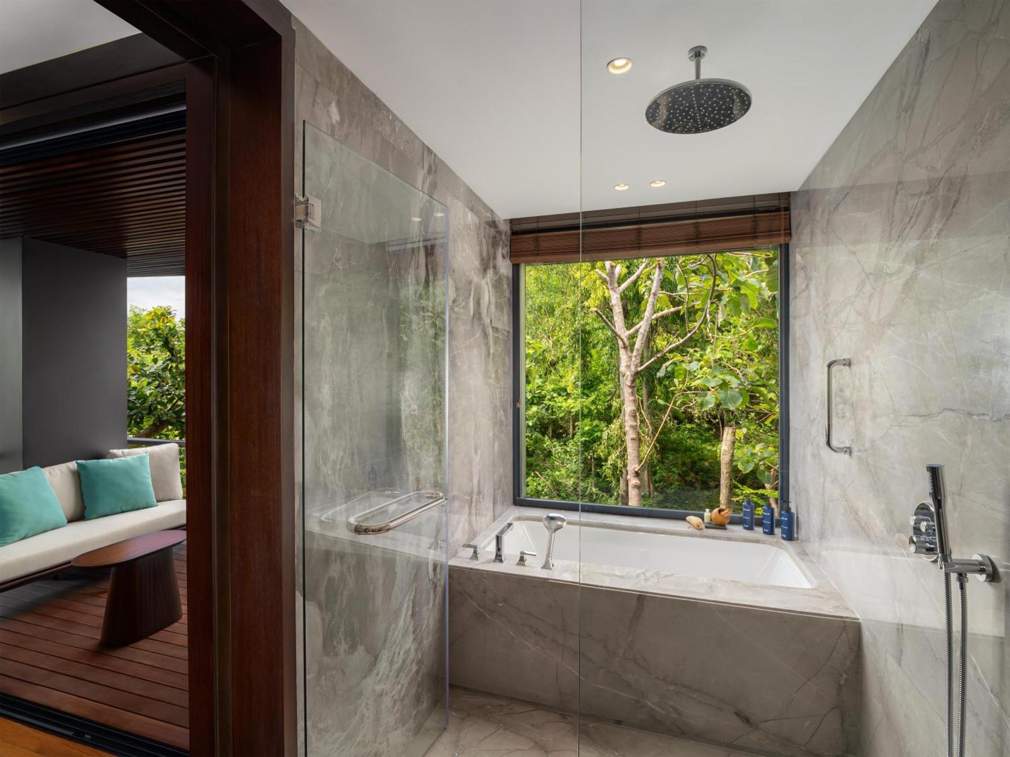 Deluxe Room with Balcony and Jungle View