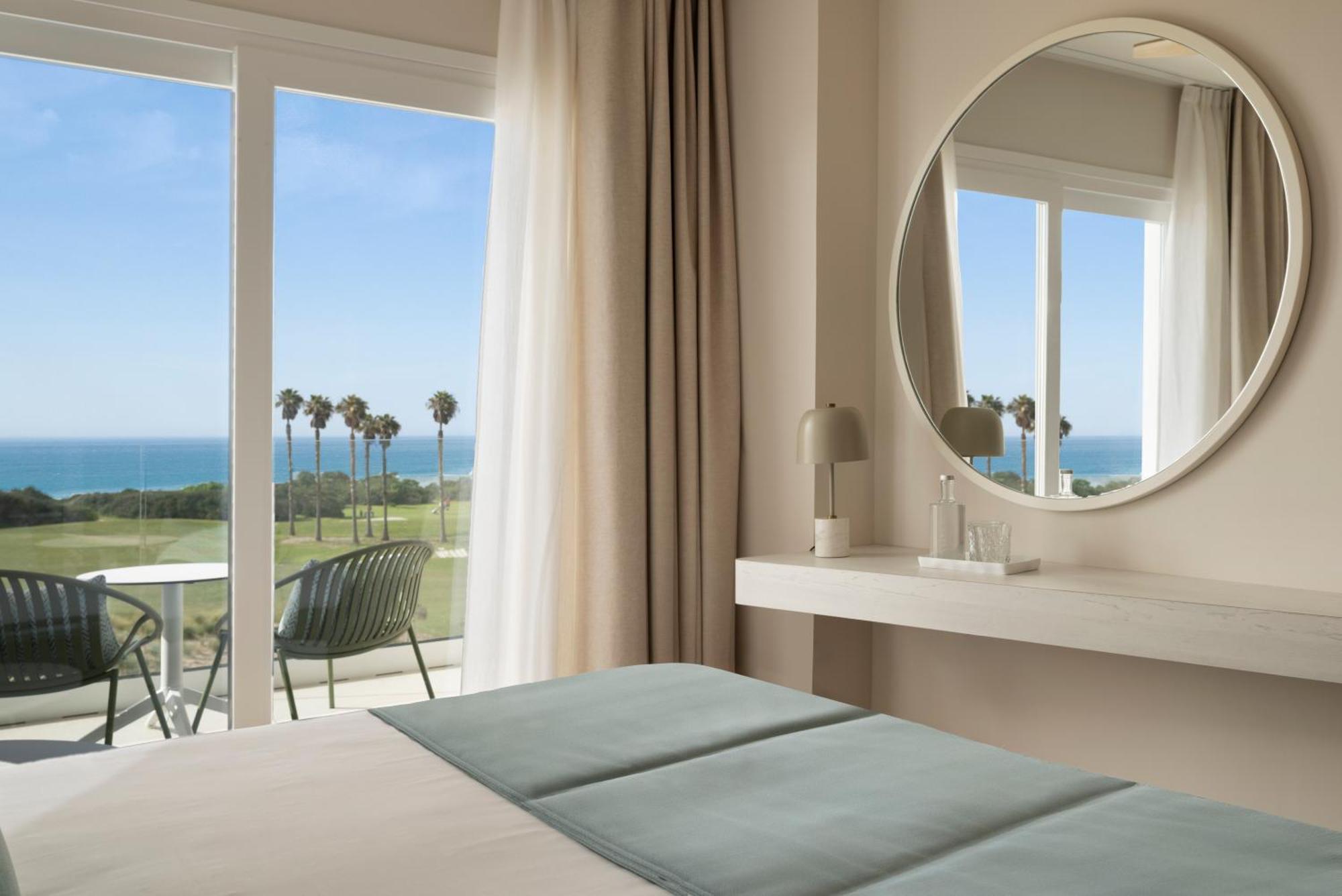 Superior Triple Room Sea View Oh La La