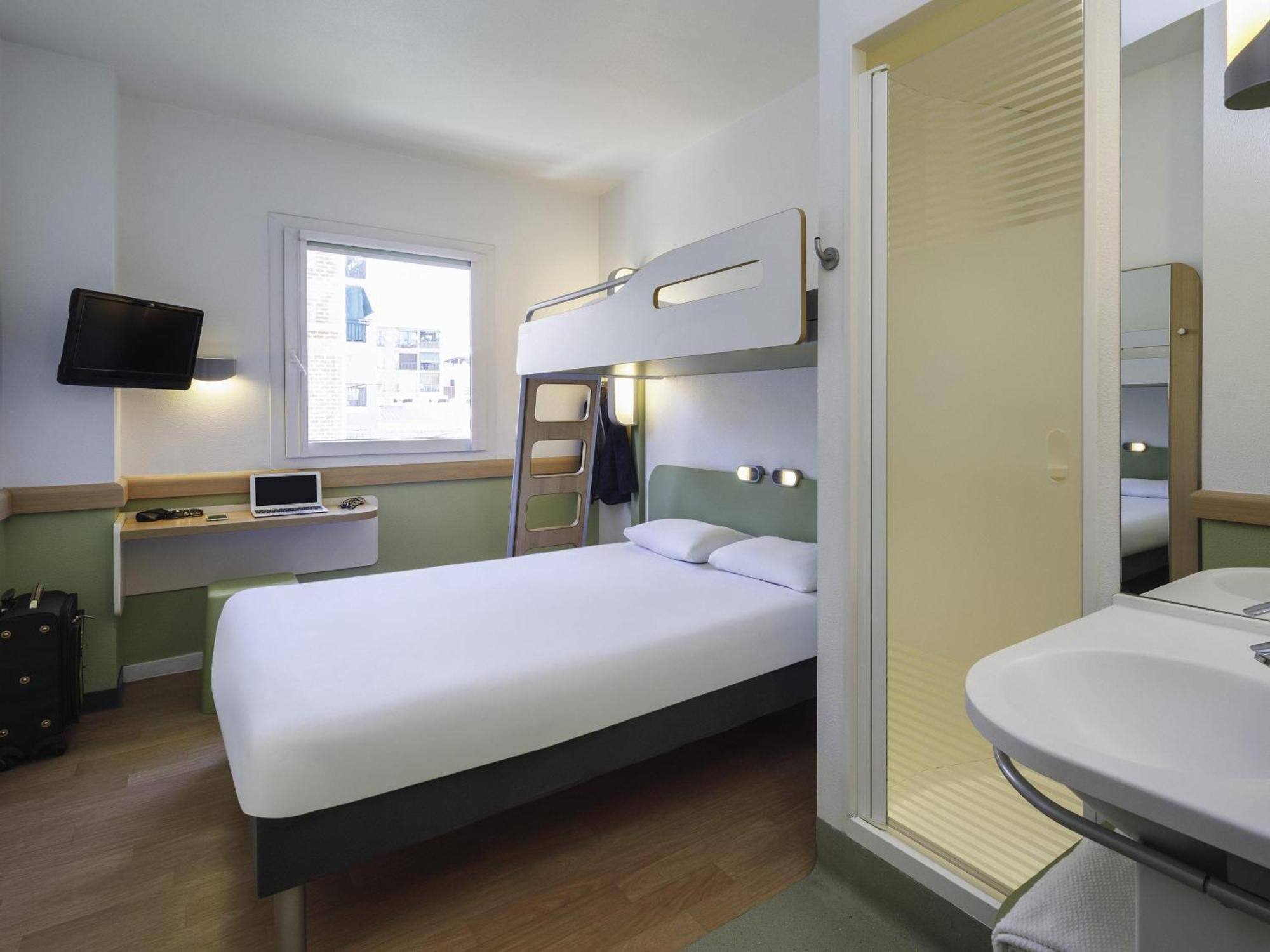 Double Room Single Bed