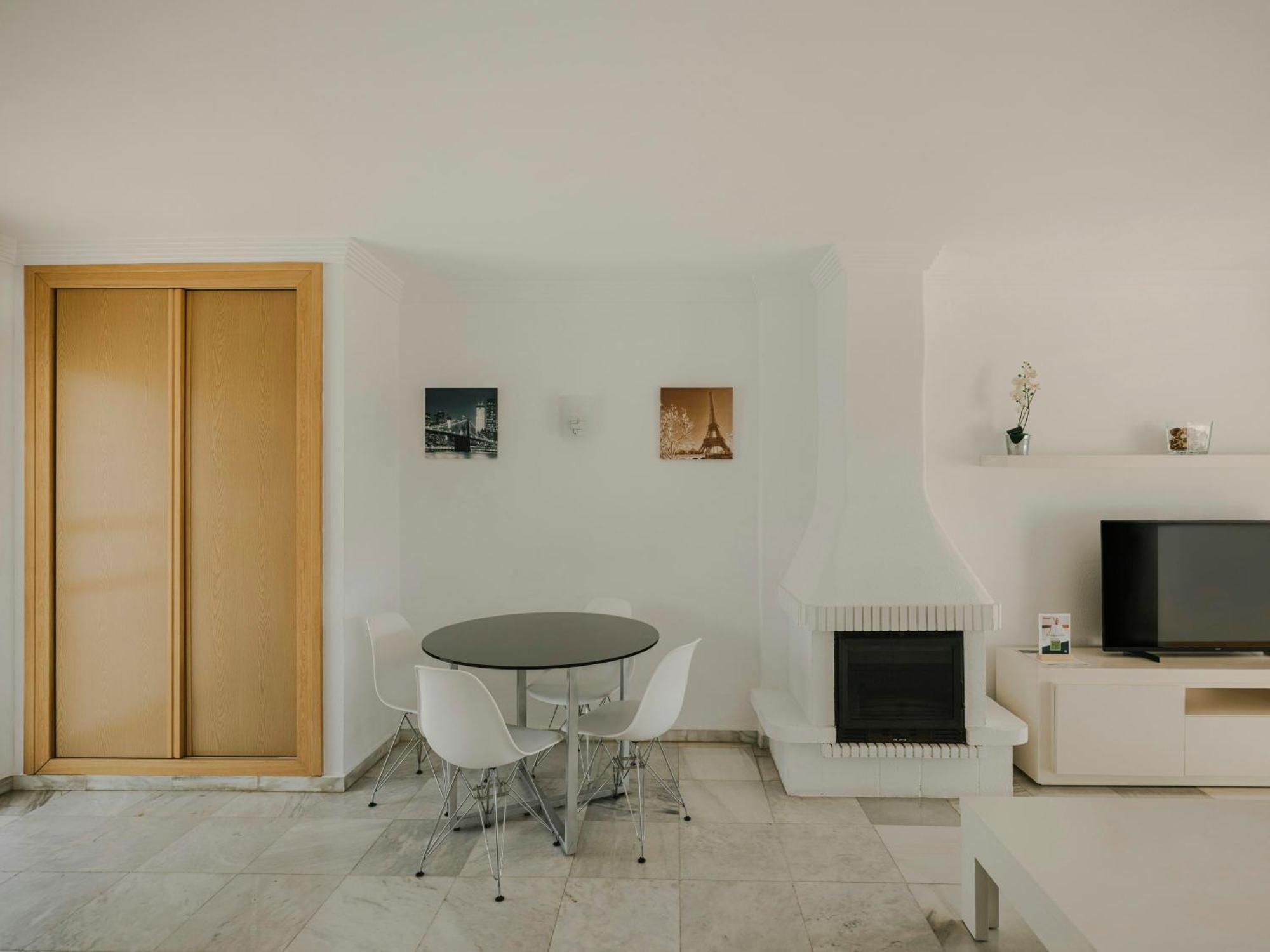 One-Bedroom Apartment Terrace