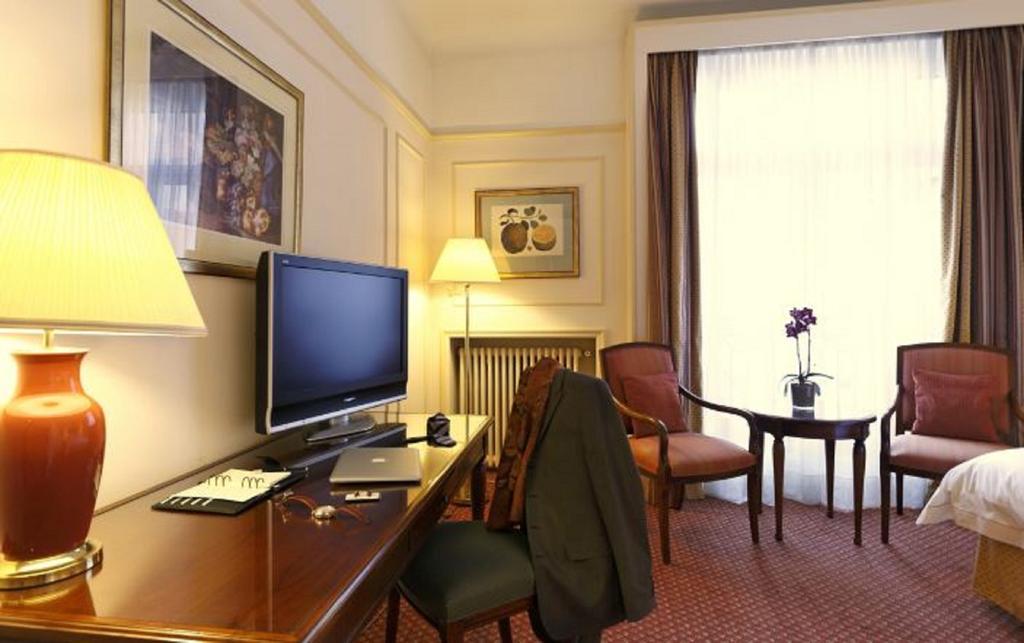 Deluxe Double or Twin Room