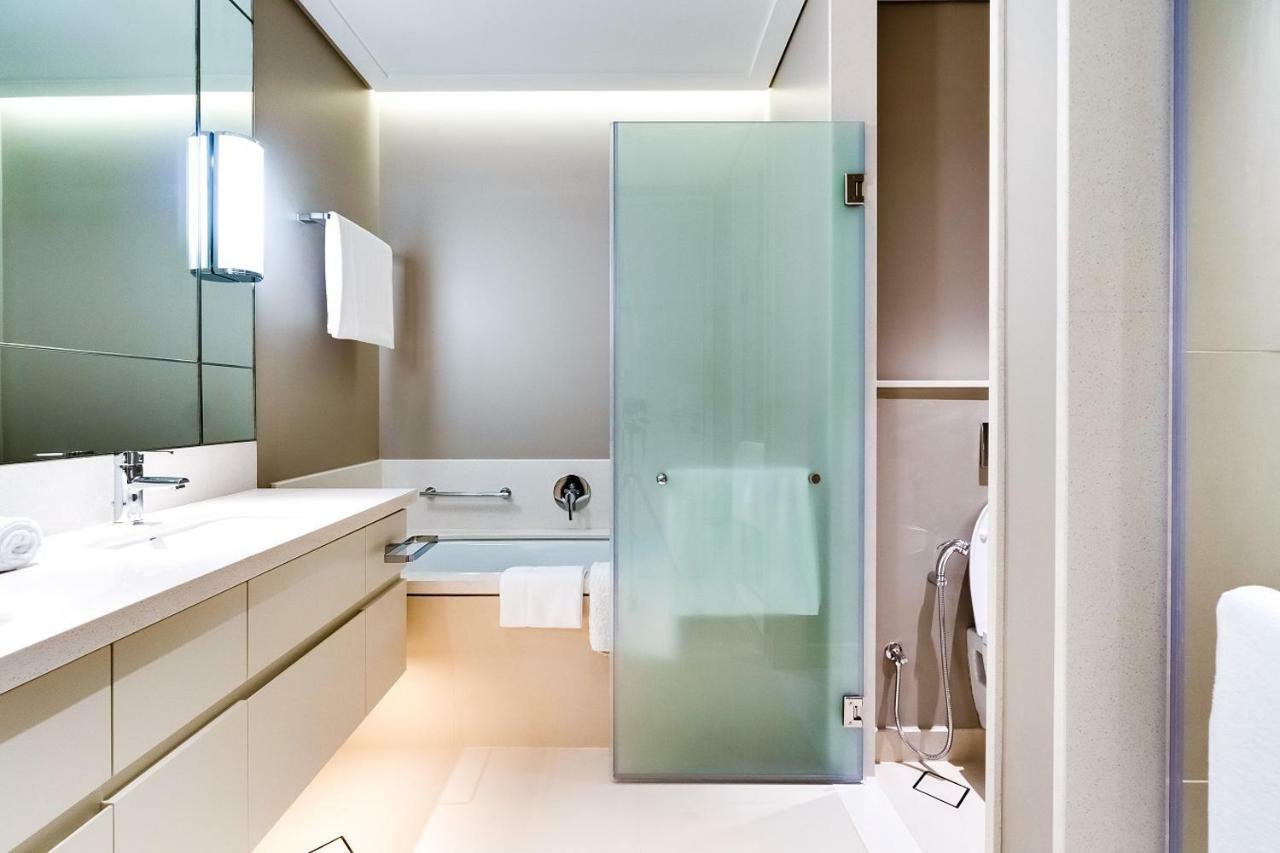 Three-Bedroom Apartment Burj Khalifa View