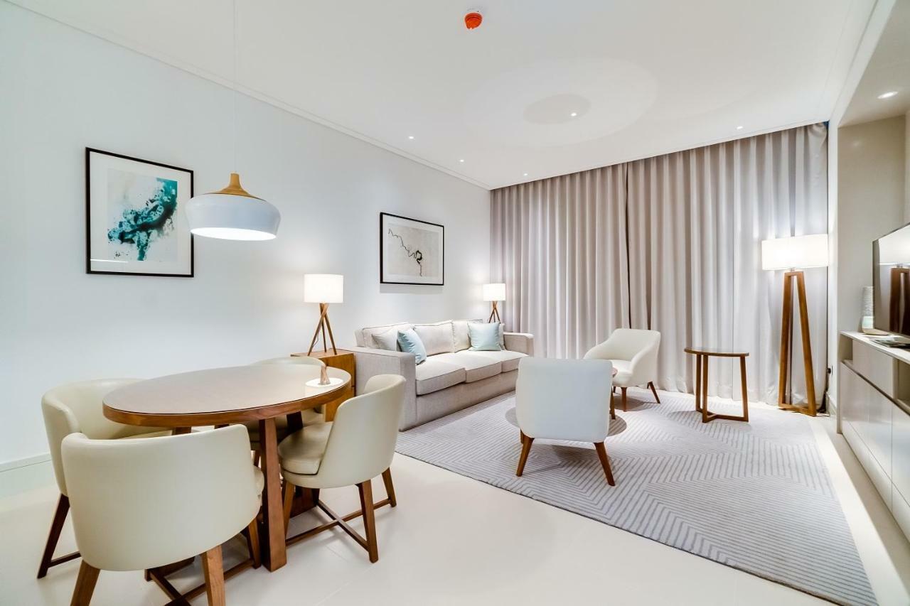 One-Bedroom Apartment City View