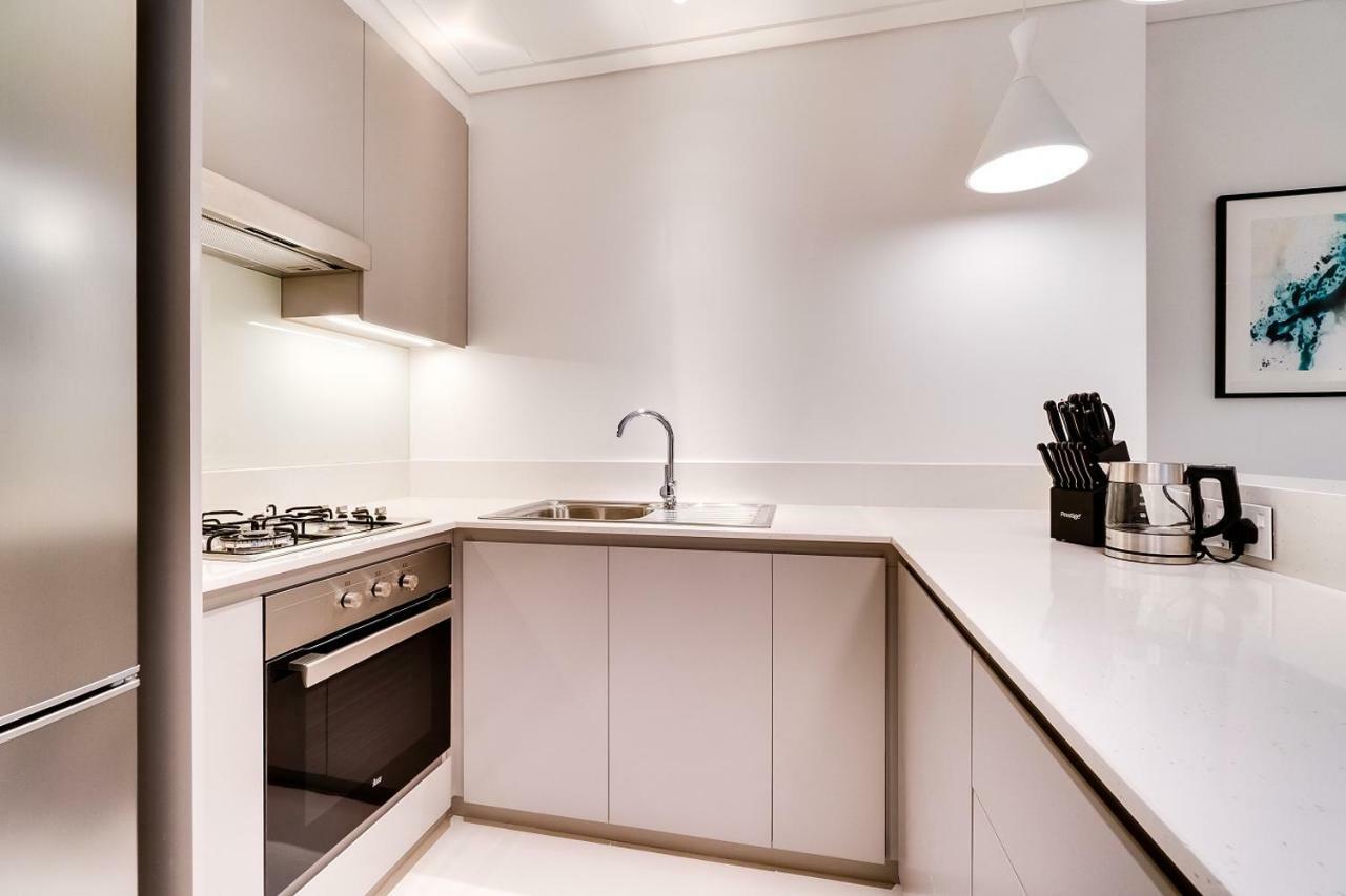 One-Bedroom Apartment City View