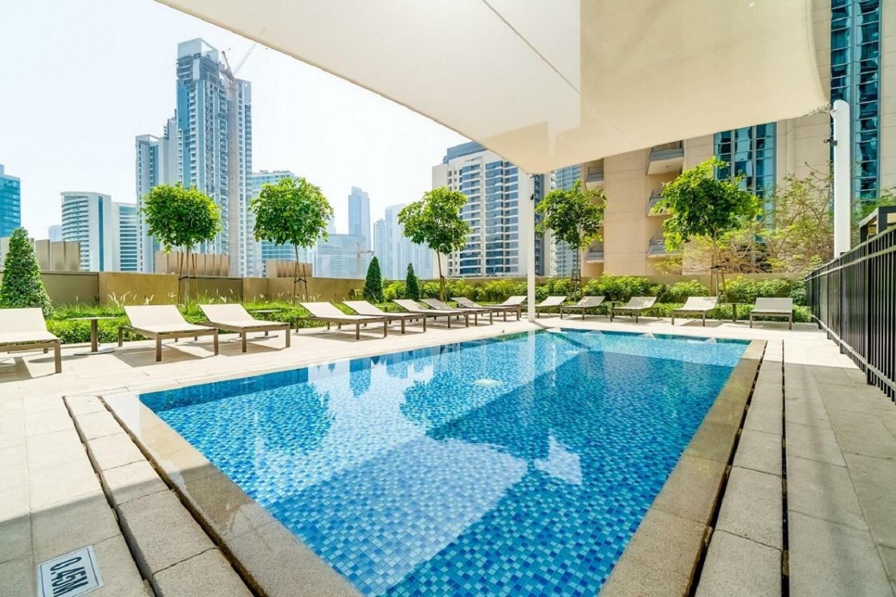One-Bedroom Apartment City View