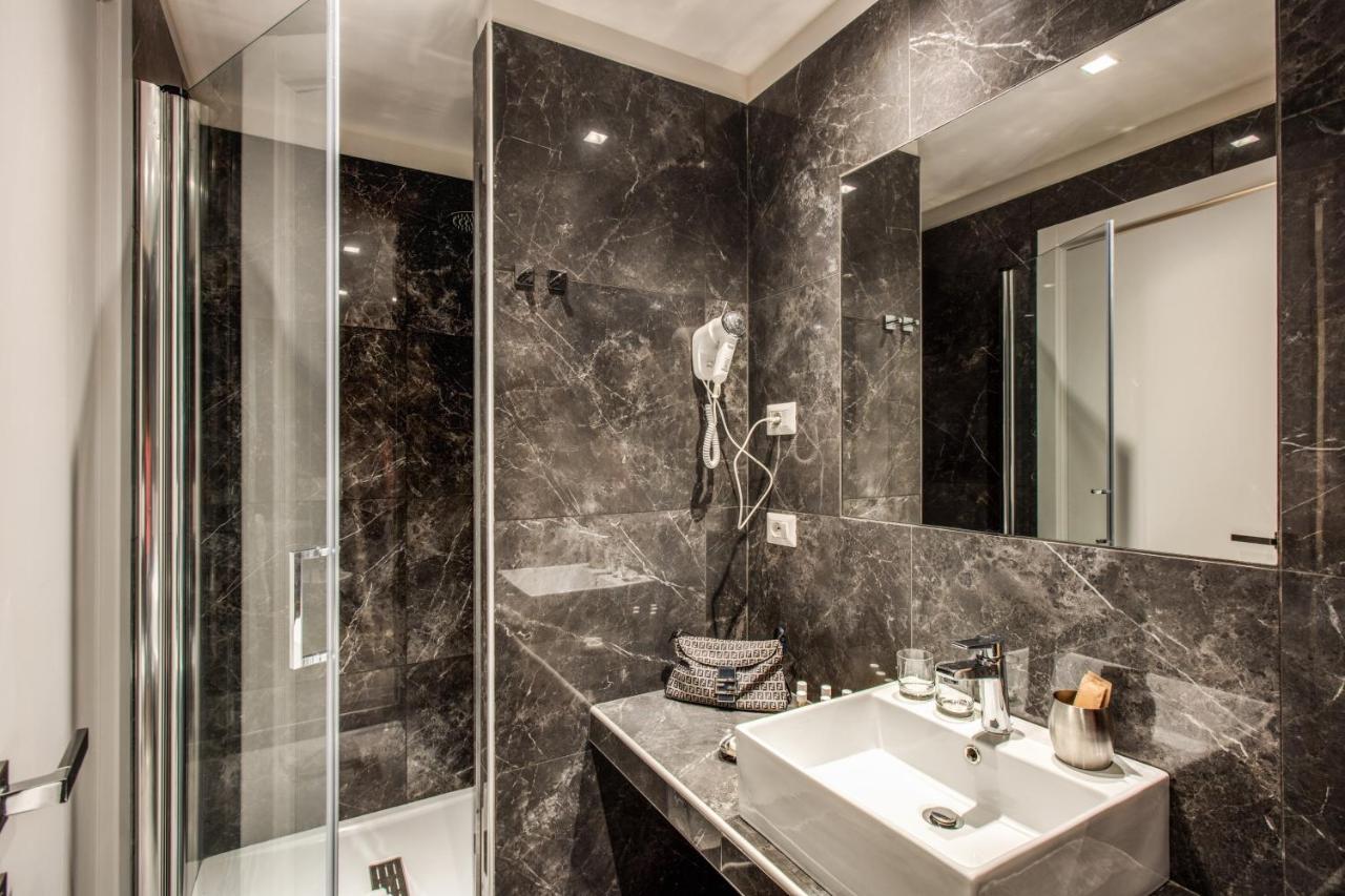 Habitación Doble con balcón - Edificio anexo, Via del Corso 112