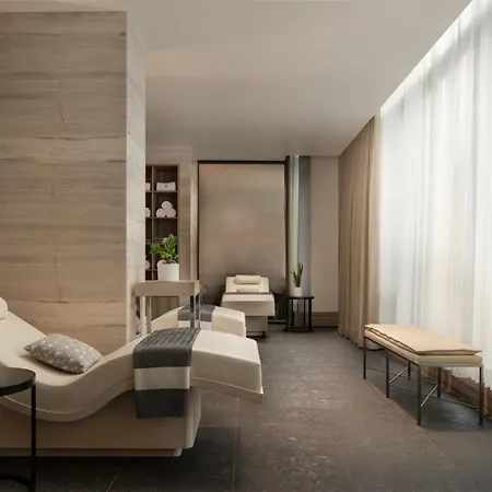 Four Seasons Hotel Toronto-3