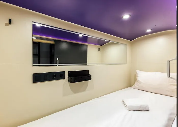 Capsule Hotel Constellation 89