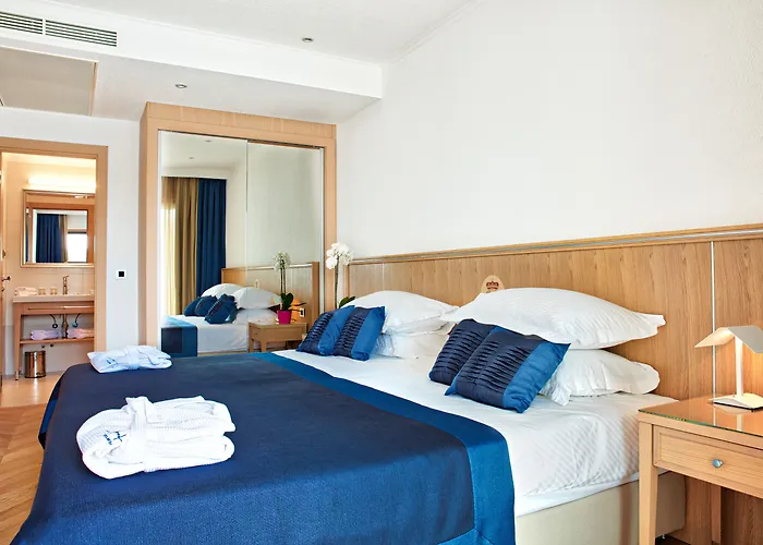 Hotel More (Adults Only)