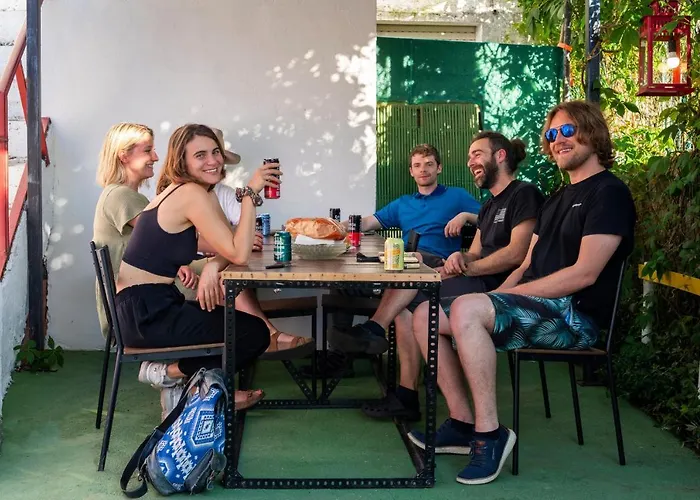 Meiga Backpackers