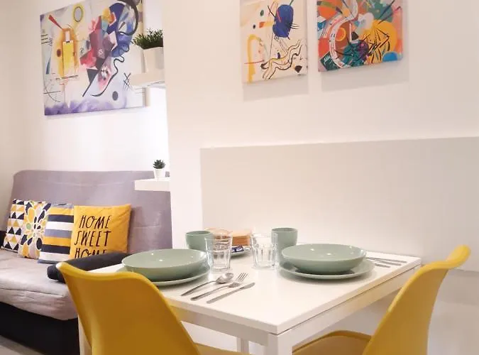 The Yellow Corner Apartment