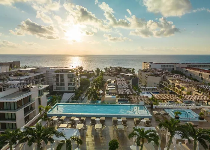 Hotel cerca del colegio: The Reef 28 Hotel & Spa (Adults Only)