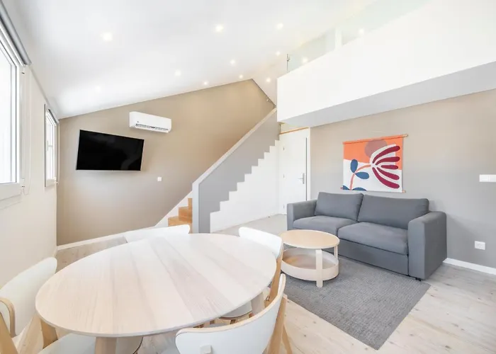 B&B: Lisbon Oriente Suites By Olala Homes