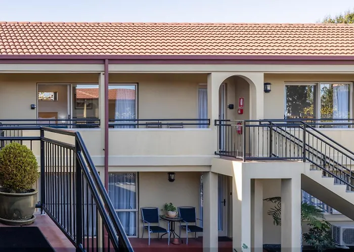 Lorenzo Motor Lodge