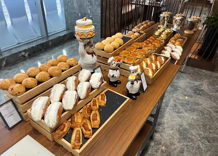 Grand Barony Qingdao Airport Hotel