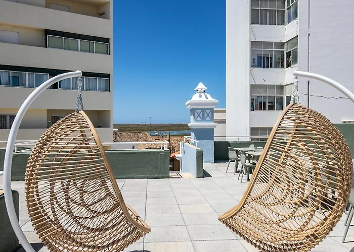 Dona Simone Boutique Suites&Studios - By @ Rita's Place