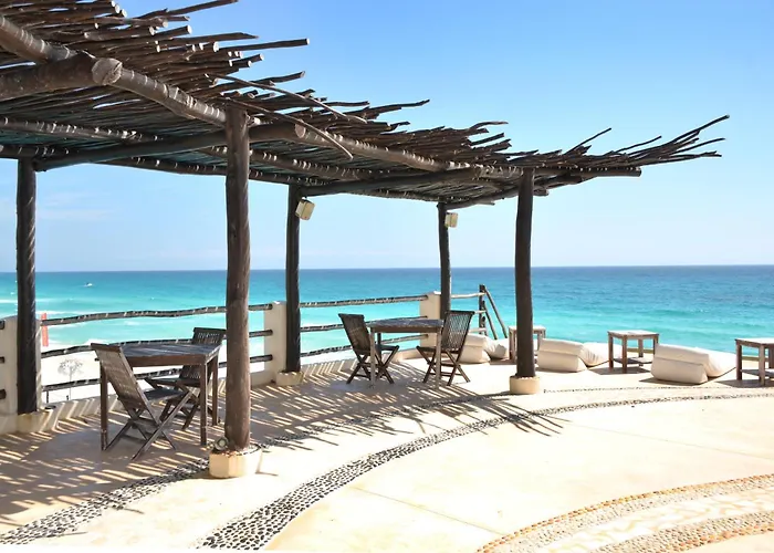 AR Cancun Plaza