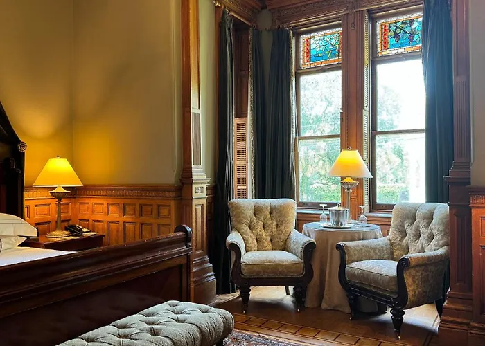 Wentworth Mansion