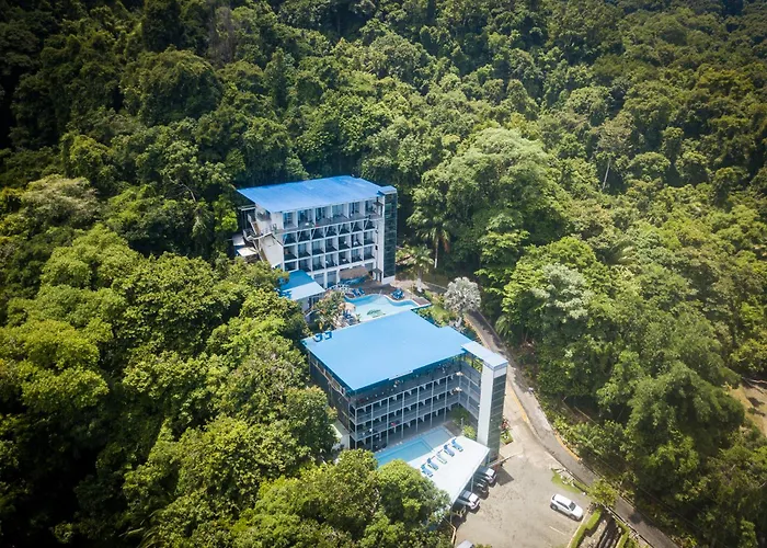 El Faro Containers Beach Hotel
