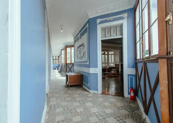 La Casa Roja Hostel