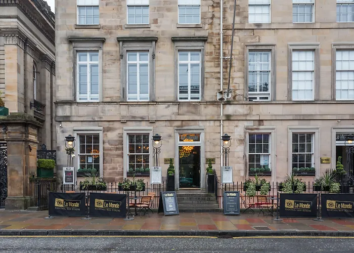 Le Monde Hotel