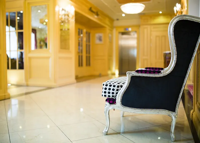 Luxury Family Royal Palace