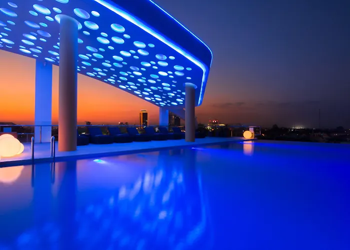 Sun & Moon, Urban Hotel
