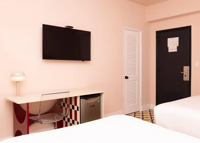 Hotel que admite mascotas: Crest Hotel Suites