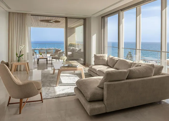 Four Seasons Hotel