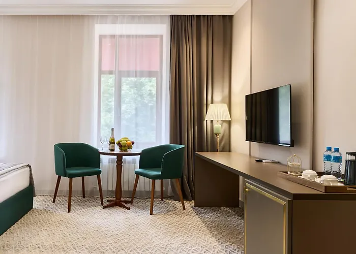 Maestro Address Hotel