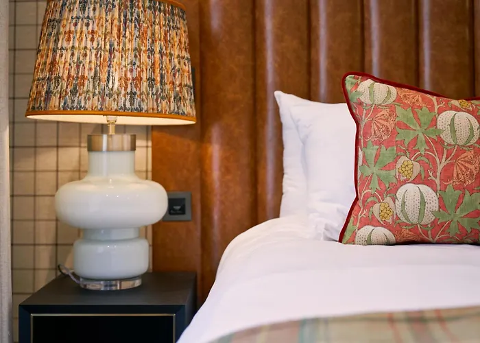 Hotel familiar: The Tophams Hotel