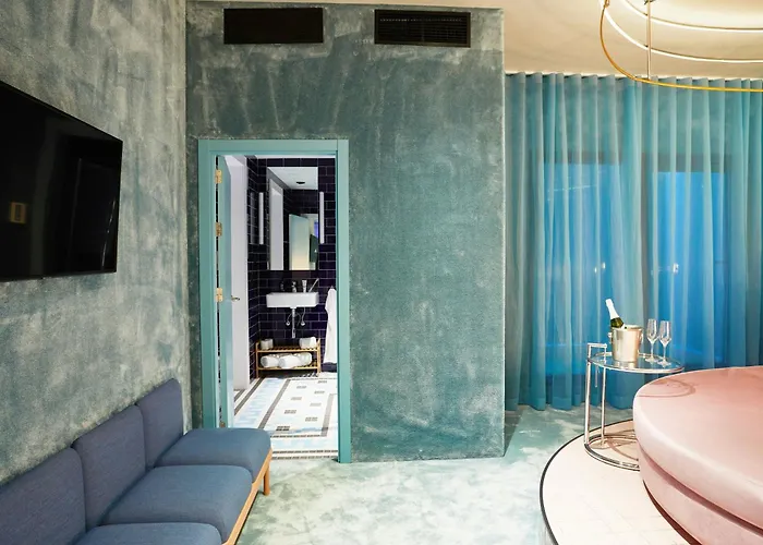  Social Hub Madrid 4 Star