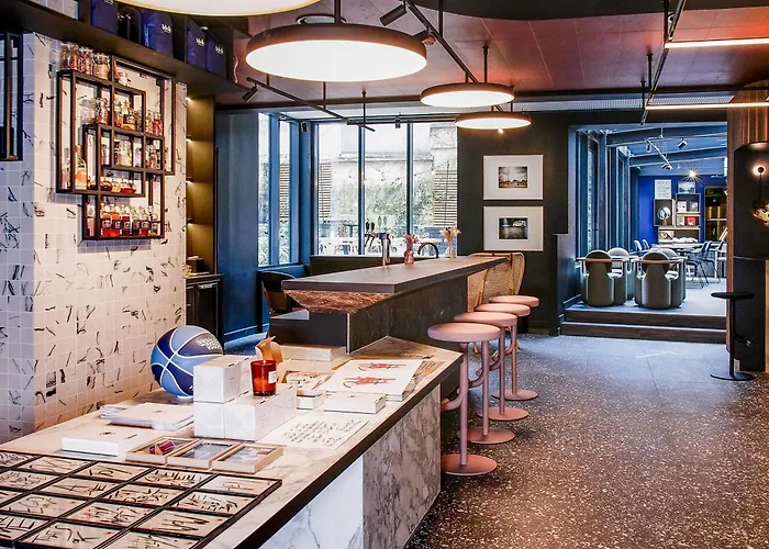Hotel de 4 estrellas: Tribe Paris Batignolles
