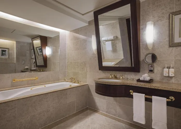Al Husn Hotel Muscat - Managed By Hilton (Adults Only)